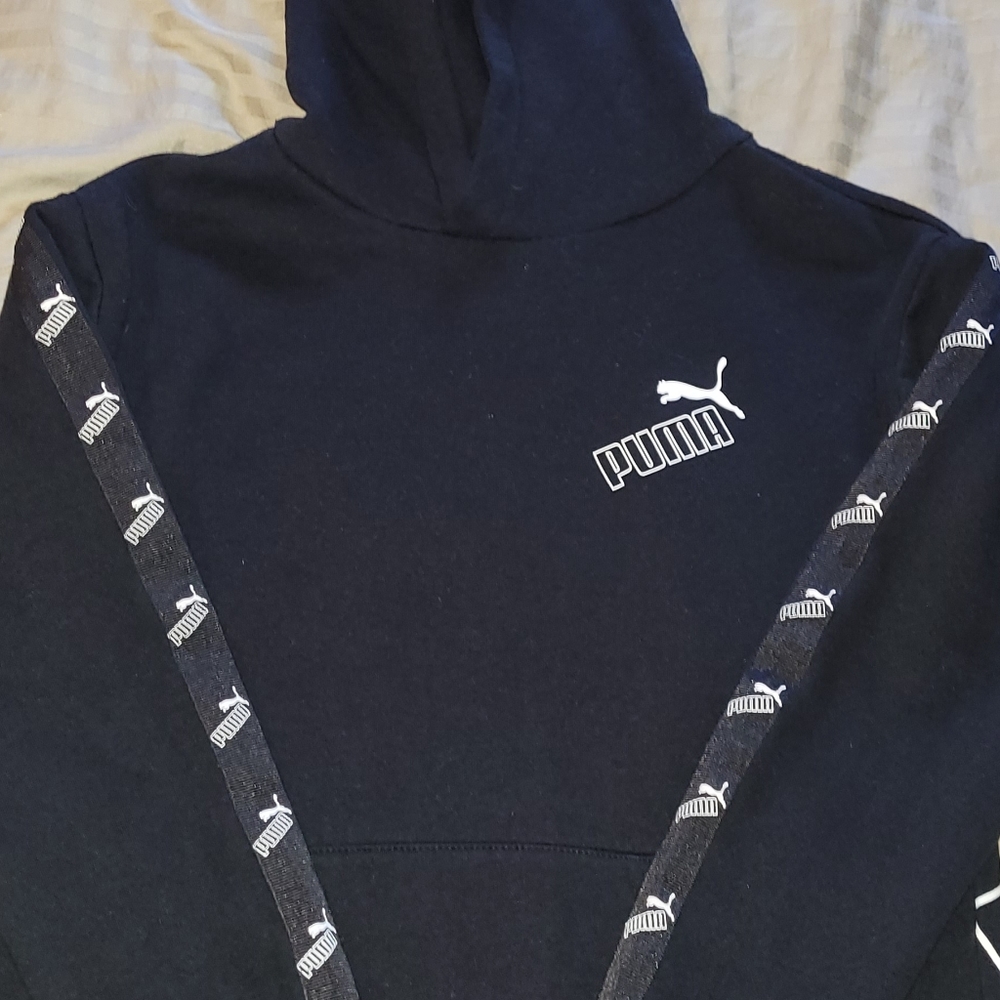 Boys Puma 2 piece track set size m(10-12). Black